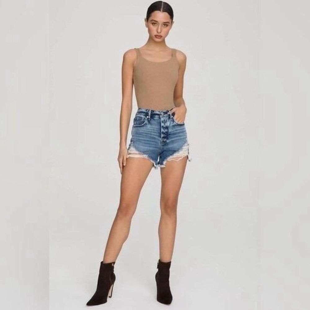 Good American Bombshell Distressed High Rise Shorts 4/27 Button Fly Frayed Hem